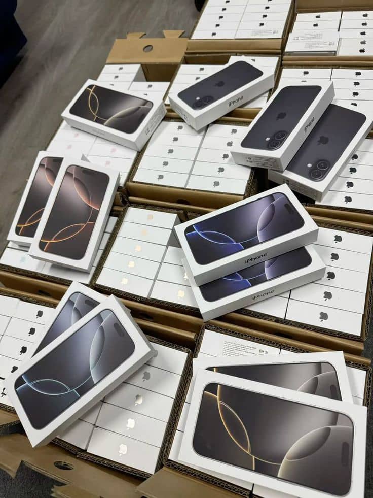 iPhones liquidation pallet